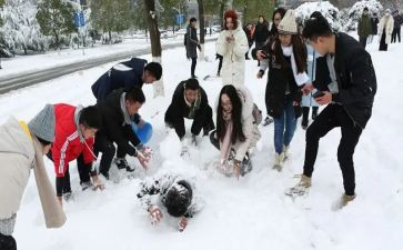 的打雪仗作文精选8篇