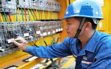 2024年企业电工年终工作总结5篇