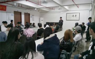 副班主任工作学期总结7篇