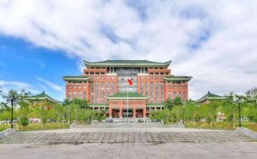 某高校教师的述职报告优质8篇