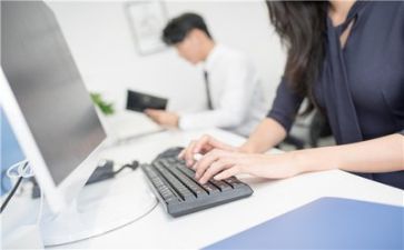 客服自我鉴定精选7篇