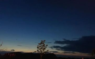 迷人的月作文400字参考6篇
