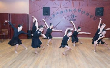 校园集体舞活动总结8篇