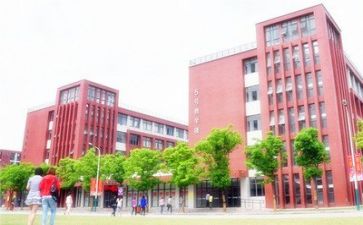 校园的一角的作文推荐6篇