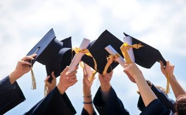 应届大学毕业生自我鉴定5篇