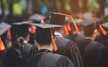 应届大学毕业生自我鉴定最新6篇